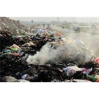 “Bãi rác” trước cửa ngõ xã bốc mùi hôi thối