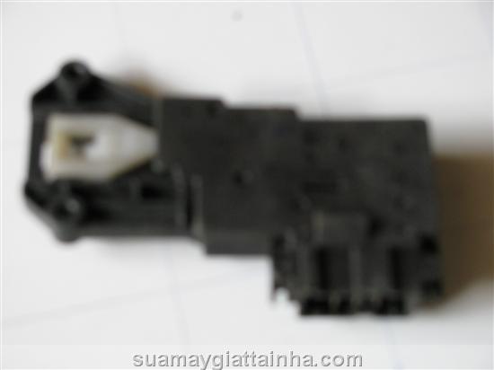 KHÓA CỬA