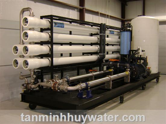 Hệ thống sản xuất nước uống đóng chai 1