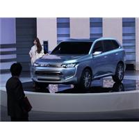Mitsubishi concept tiết kiệm xăng hơn xe máy